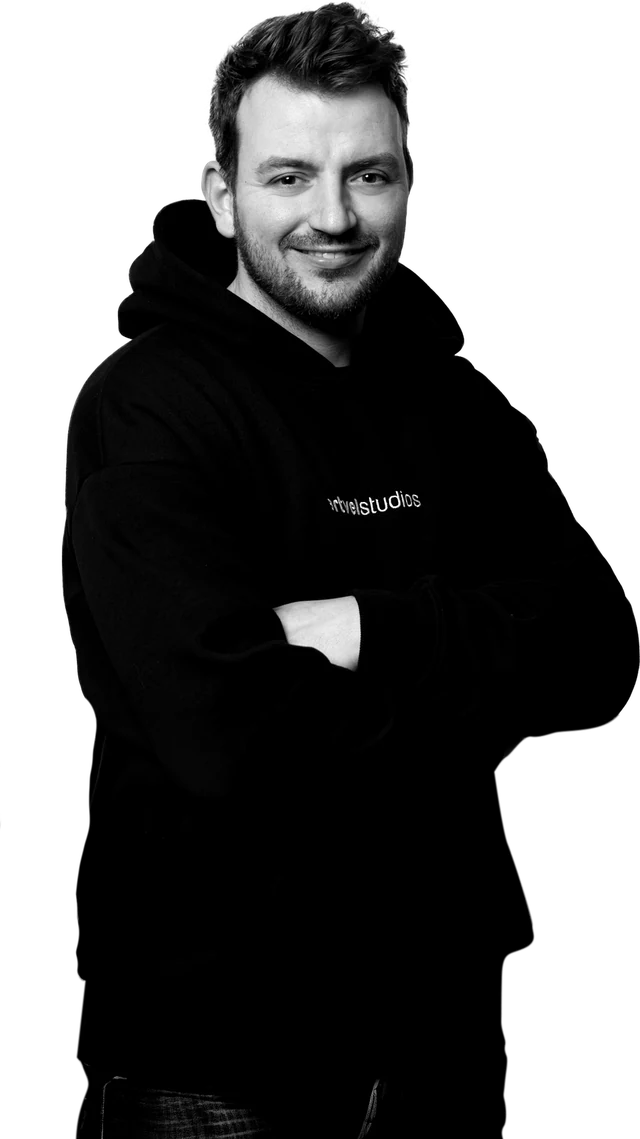 Alexander Schroer, Gründer von Artvel Studios